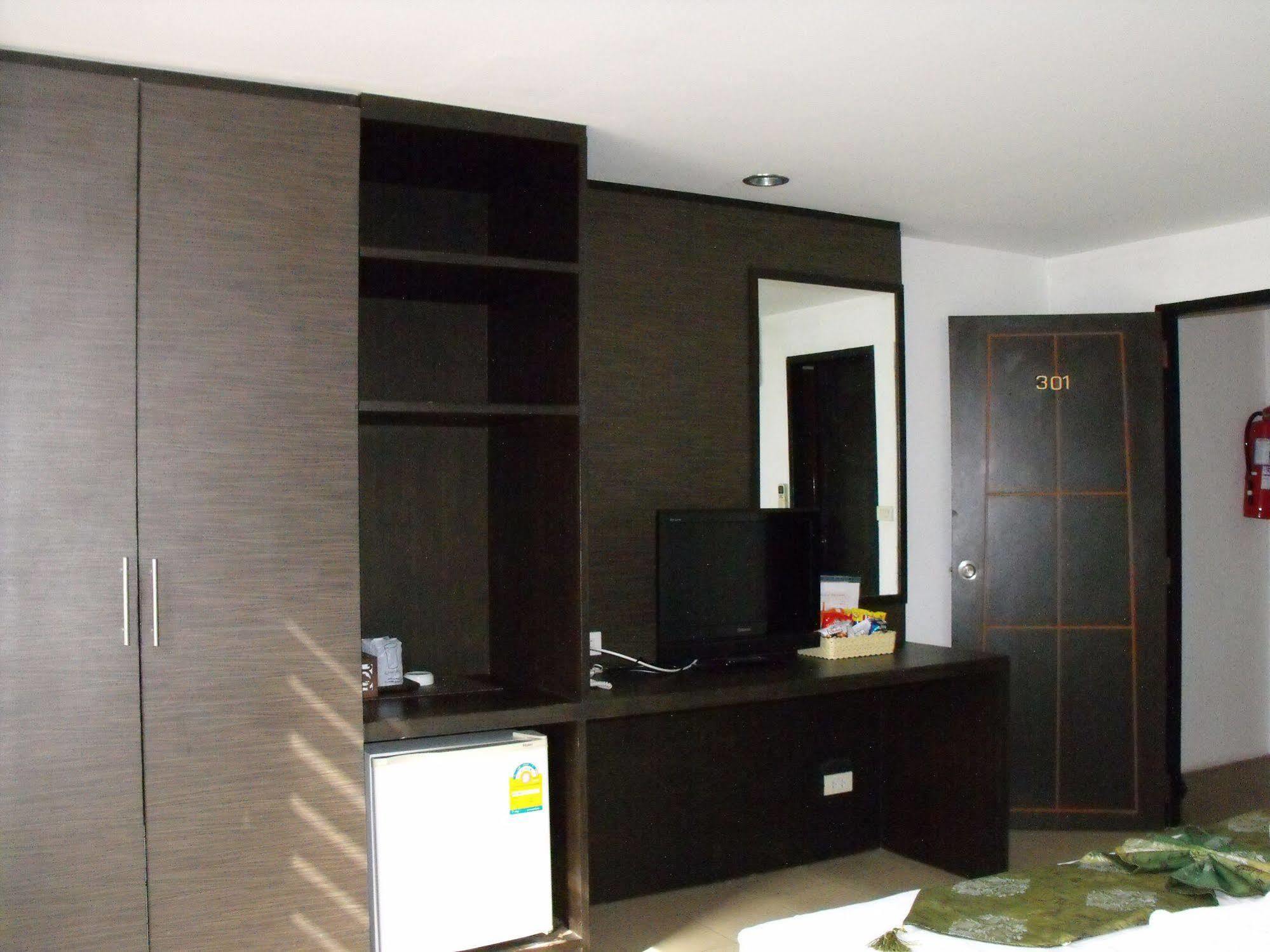 Bgw Phuket Hostel Patong Ngoại thất bức ảnh
