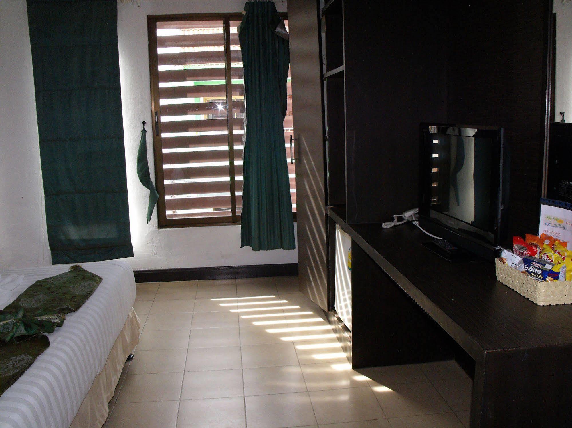 Bgw Phuket Hostel Patong Ngoại thất bức ảnh