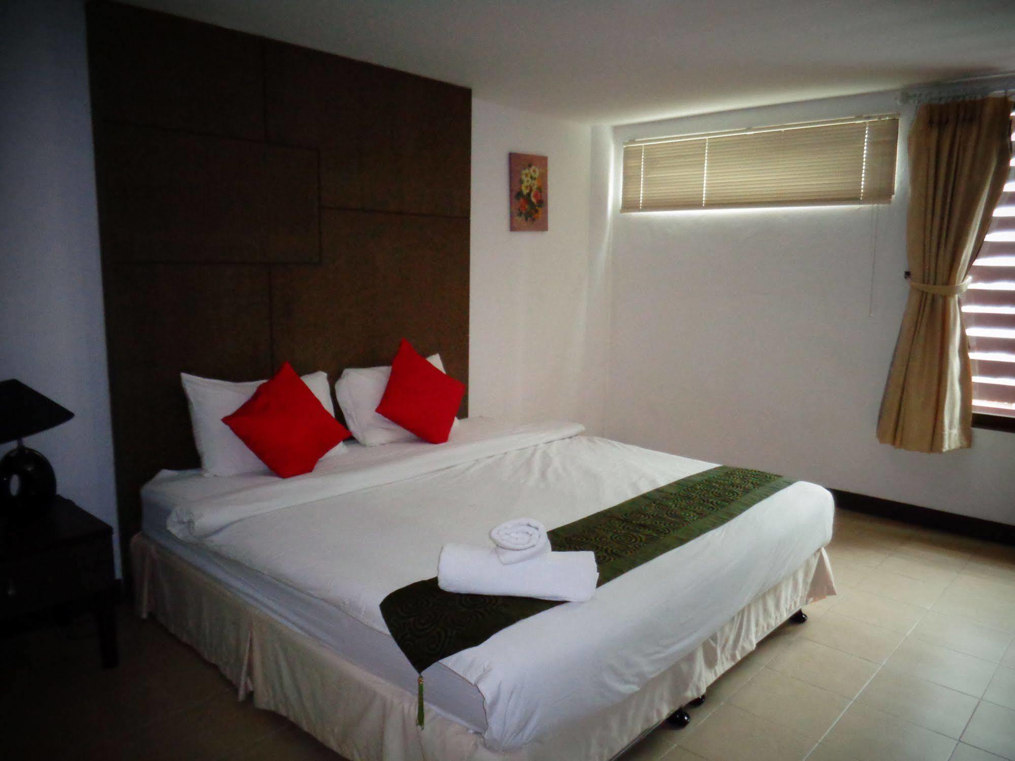 Bgw Phuket Hostel Patong Ngoại thất bức ảnh